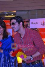 Zayed Khan at the launch of Light of Light NGO in Phoenix Mall on 10th Oct 2009 (16).JPG